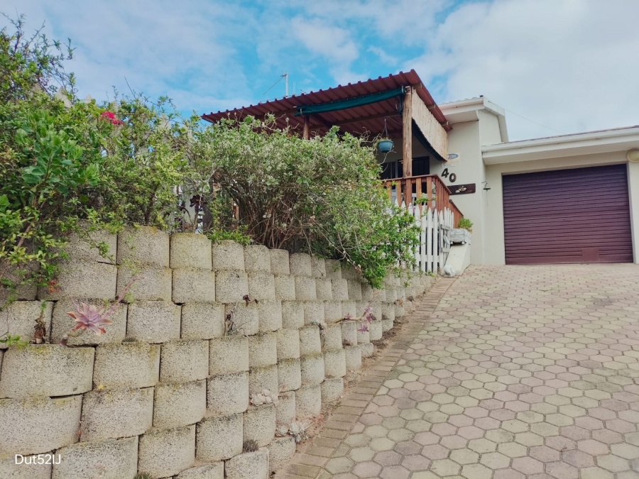 3 Bedroom Property for Sale in Fraaiuitsig Western Cape